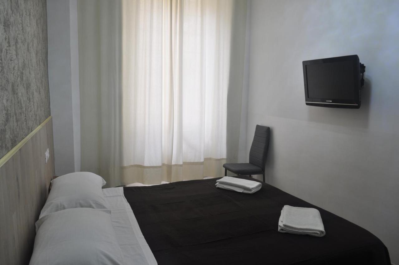 Angela Roma Guest House ภายนอก รูปภาพ